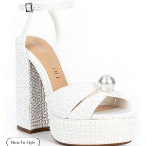 Brand New unworn Gianni Bini platform heels